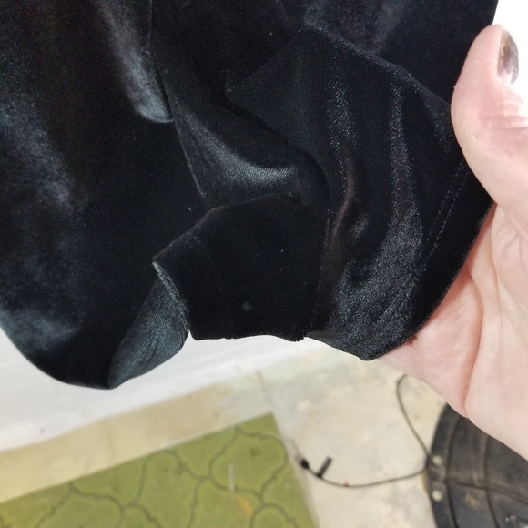 Express black velour long sleeve shorts romper - Picture 10 of 10